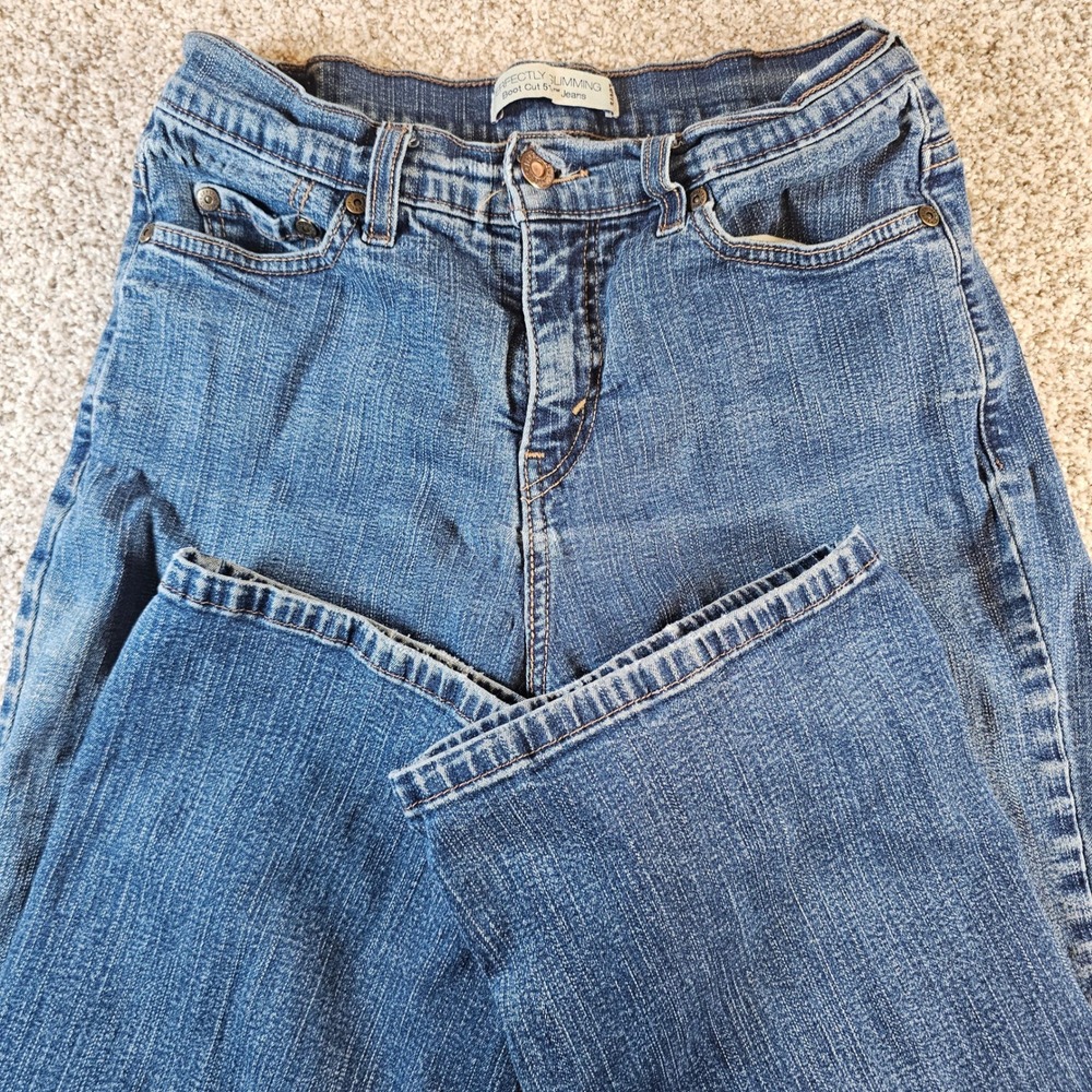 Levis 512 Perfectly Slimming Bootcut Jeans Medium Wash Size 6M Denim Pants